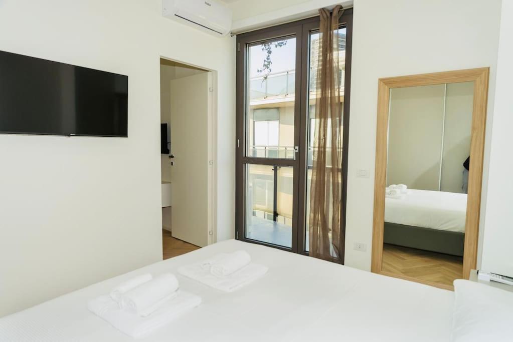 Sky View -Porta Nuova- Appartamento 2 Con Balcone ميلان المظهر الخارجي الصورة